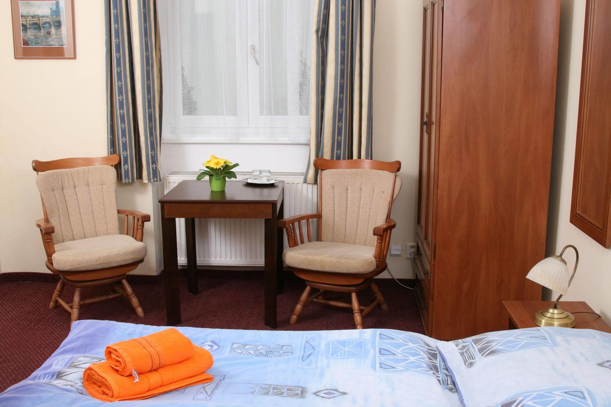 Aaron Hotel Prague Ngoại thất bức ảnh